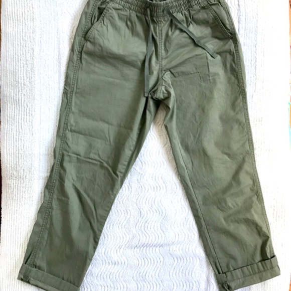 L.L.Bean Olive Green Chino Pant - Picture 2 of 9